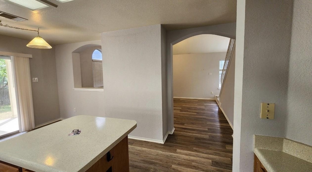 417 Jacky St - Photo 5