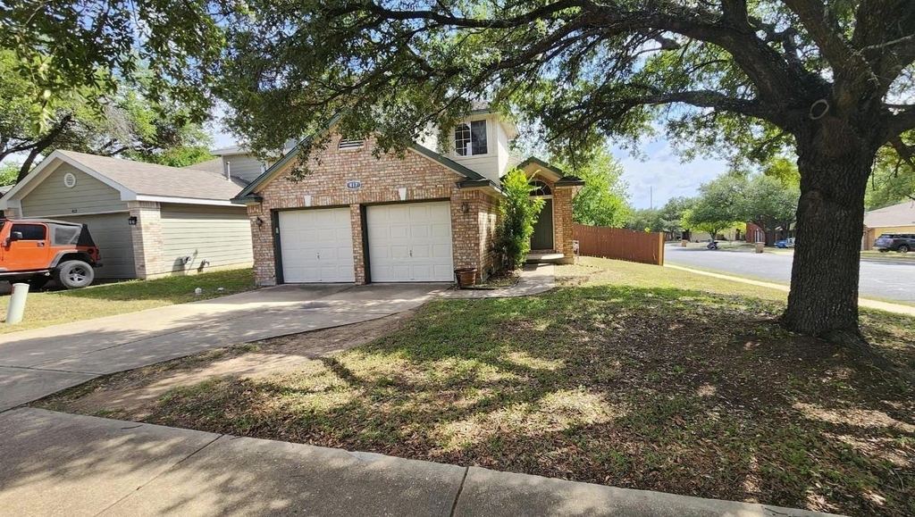 417 Jacky St - Photo 0