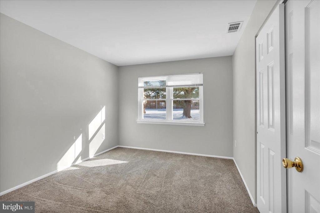 915 Silver Court - Photo 11