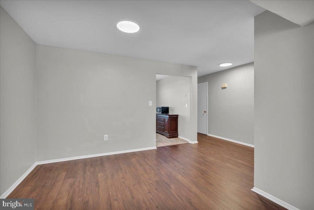 915 Silver Court - Photo 7