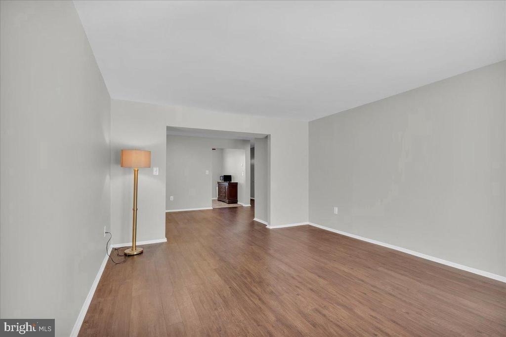 915 Silver Court - Photo 9