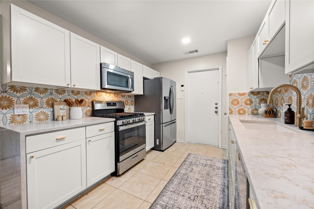 6716 Skynook Dr - Photo 3