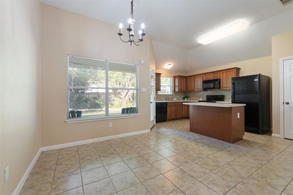4423 Meadowside Ln - Photo 5