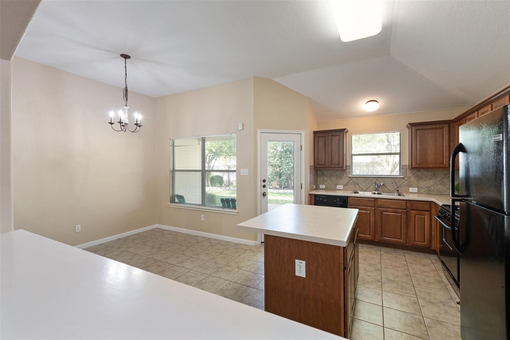4423 Meadowside Ln - Photo 6