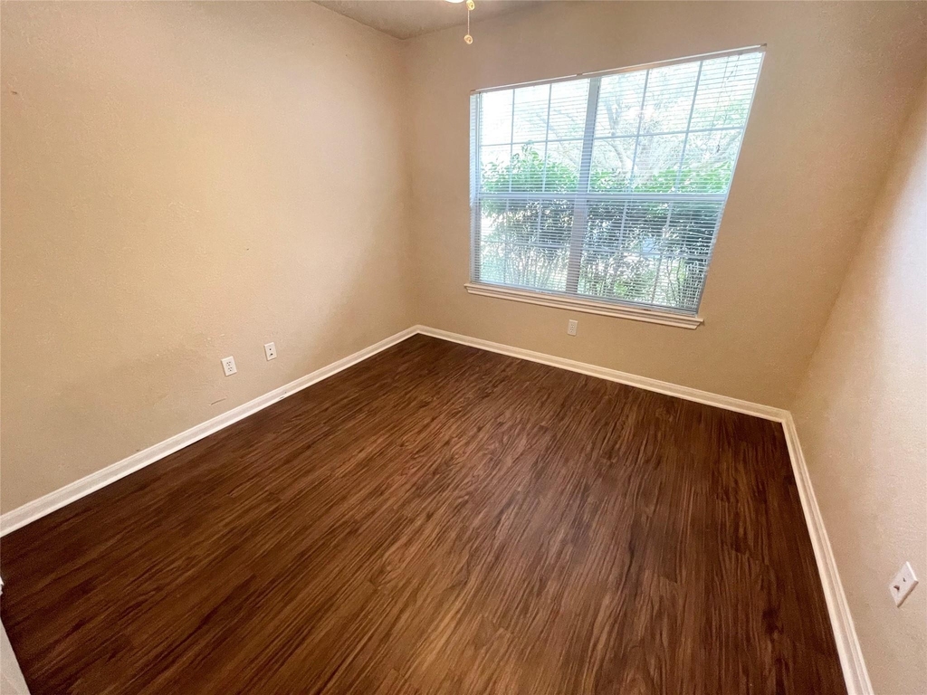 4423 Meadowside Ln - Photo 14
