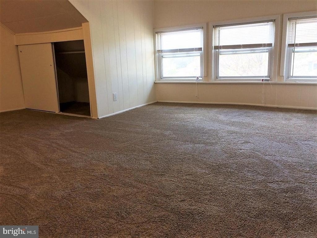 221 Wyoming Avenue - Photo 10