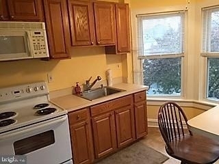 221 Wyoming Avenue - Photo 1