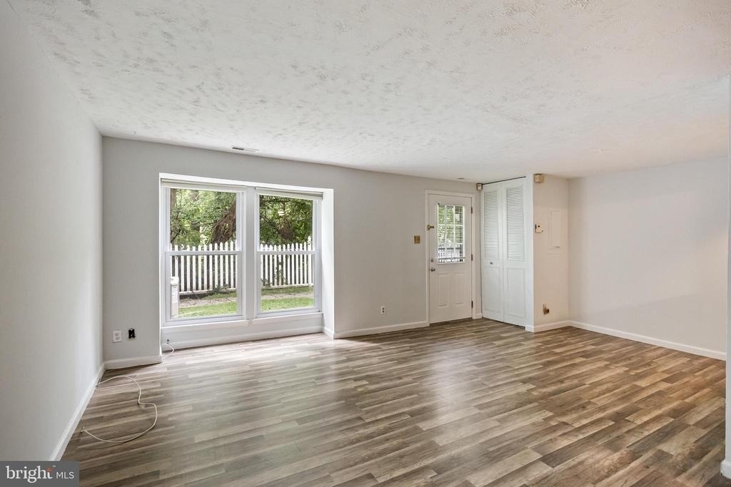 2504 Greenwood Drive - Photo 3