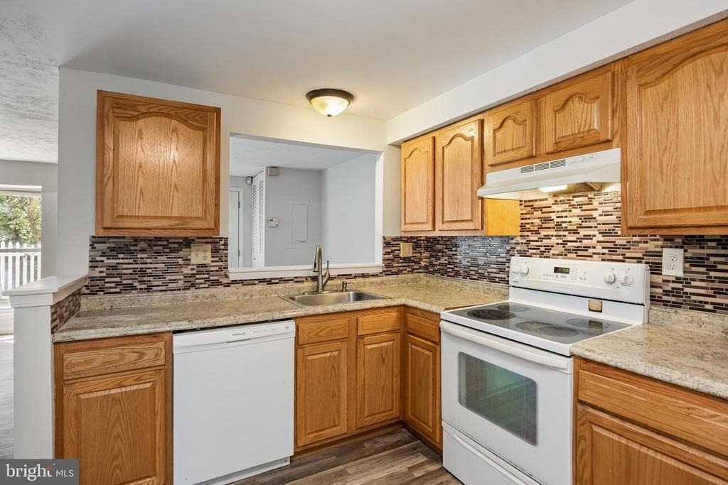 2504 Greenwood Drive - Photo 7