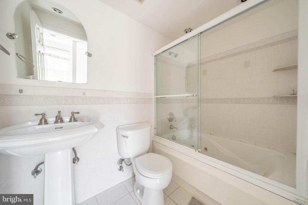 10 Forestview Court - Photo 9