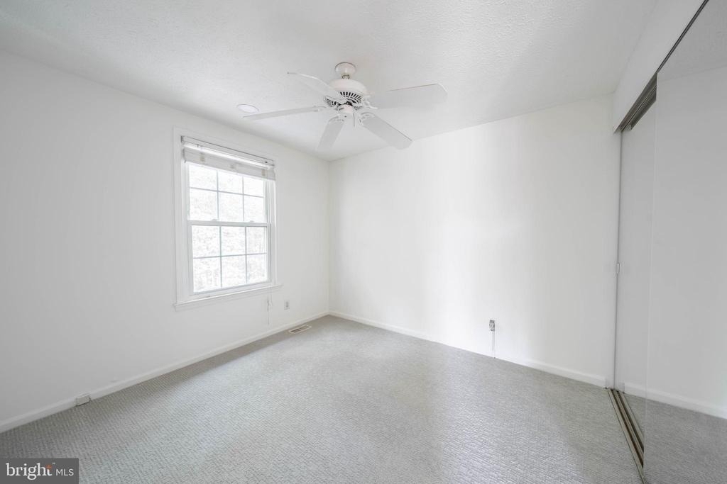 10 Forestview Court - Photo 11