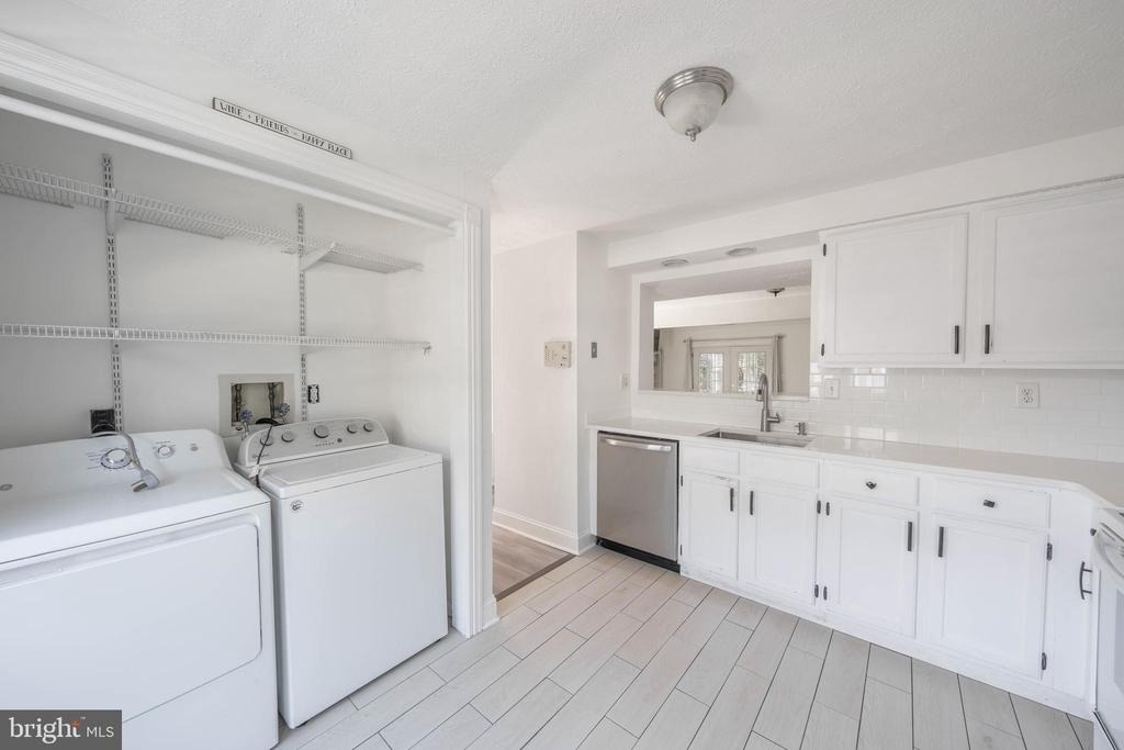 10 Forestview Court - Photo 5
