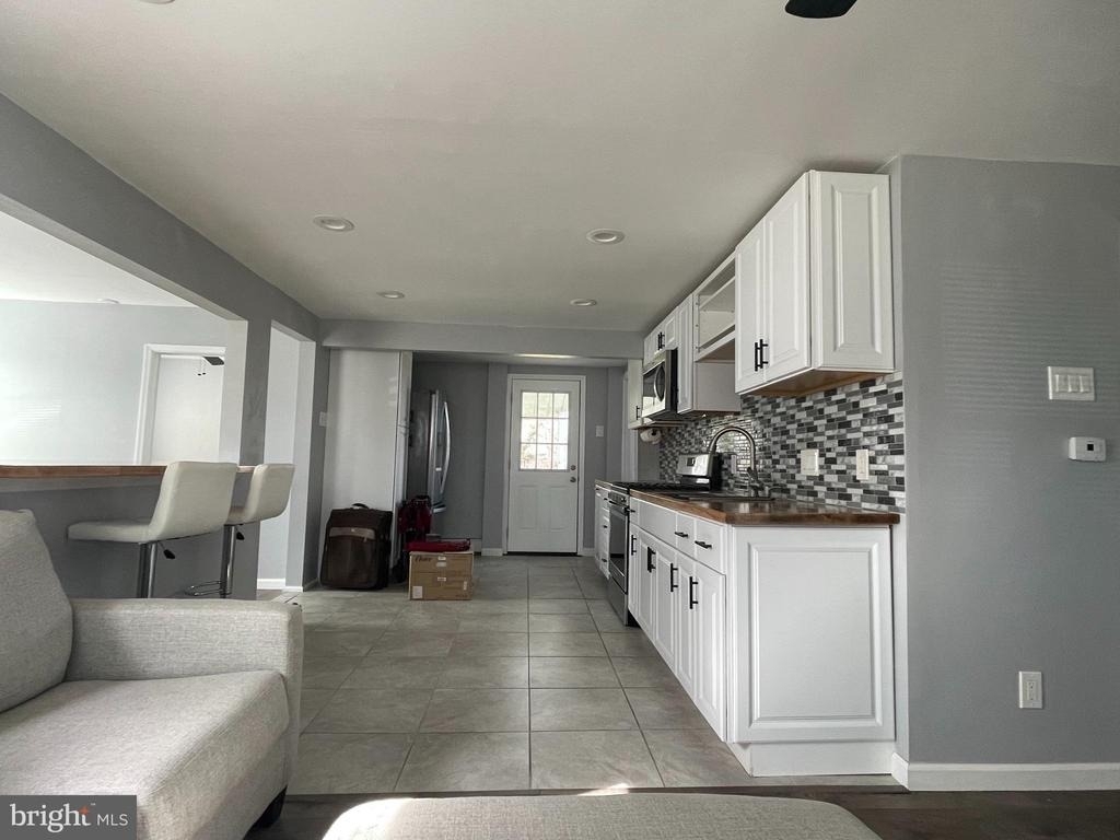 221 County Avenue - Photo 4
