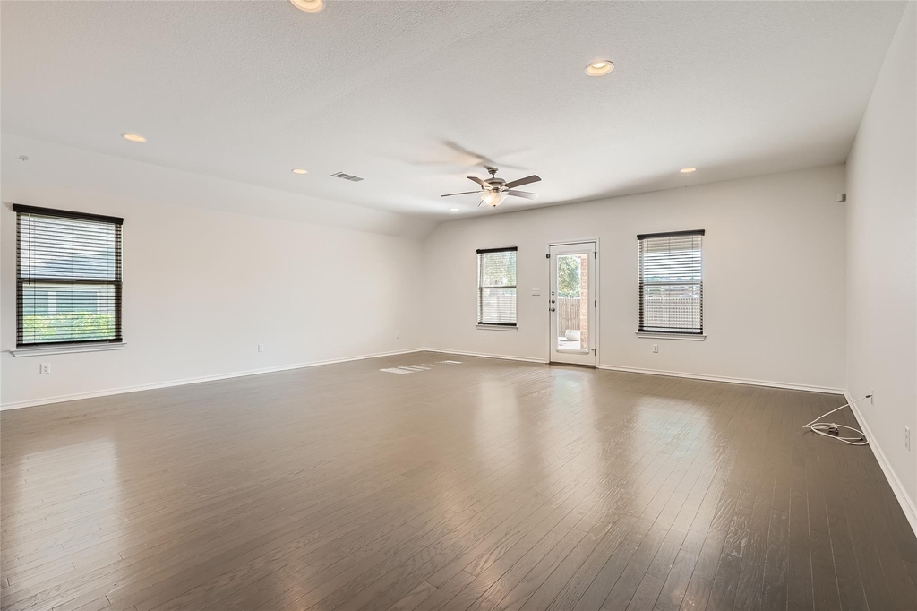 964 Naranjo Dr - Photo 6
