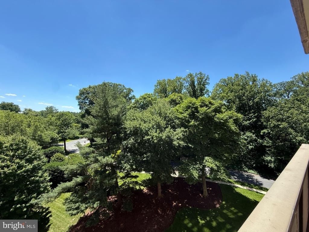 5225 Pooks Hill Road - Photo 14