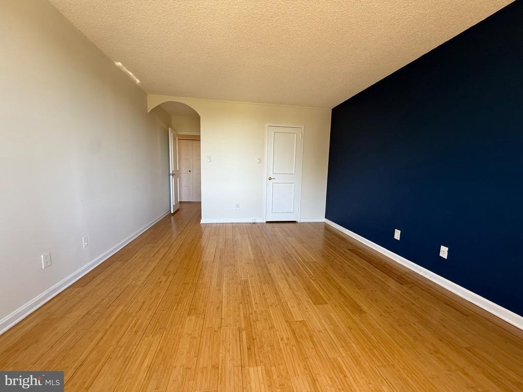 5225 Pooks Hill Road - Photo 10