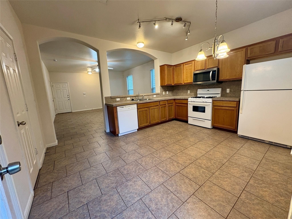 2409 Allred Dr - Photo 10