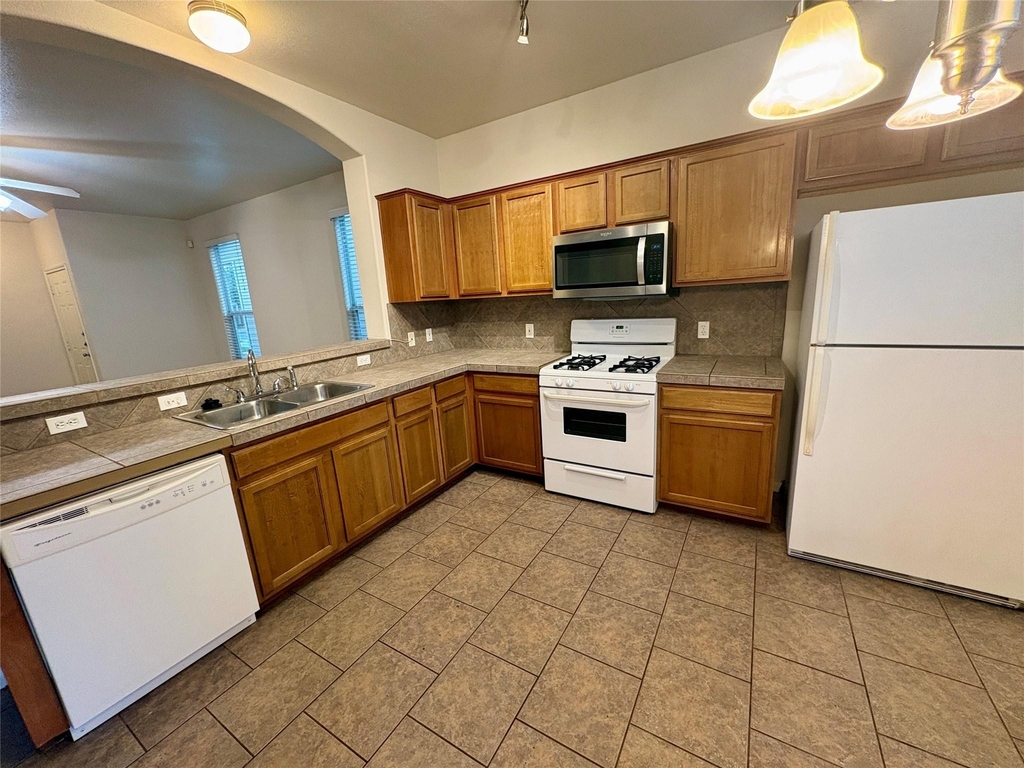 2409 Allred Dr - Photo 11