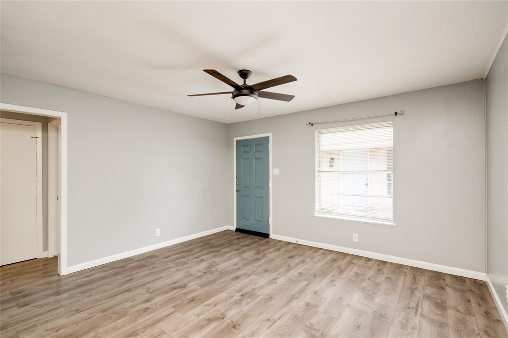 838 N Meadows Dr - Photo 9