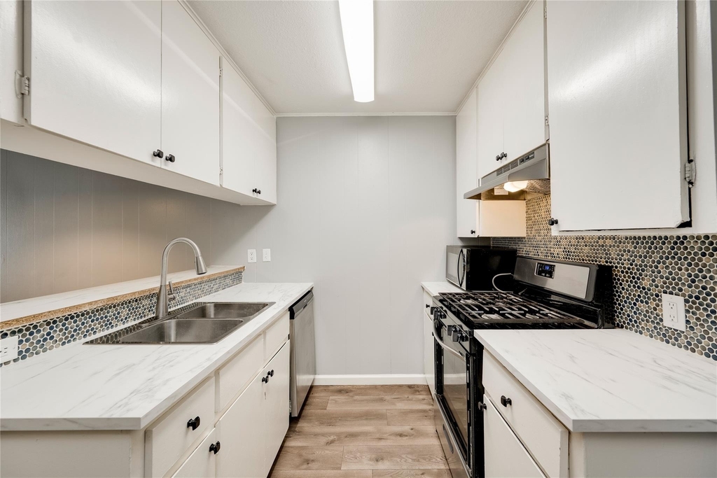 838 N Meadows Dr - Photo 11