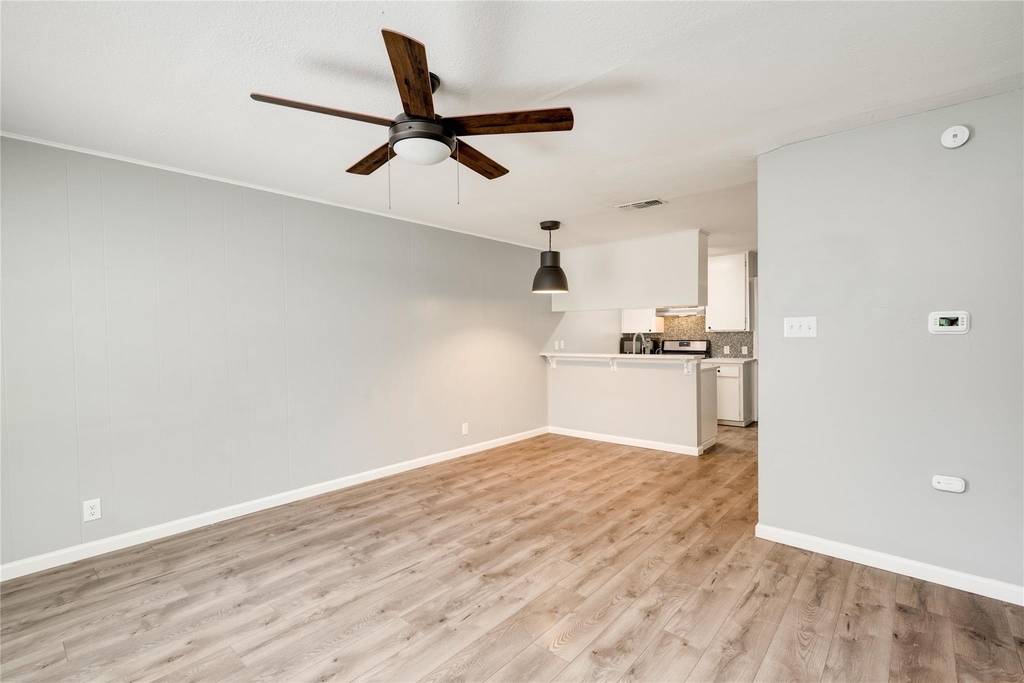 838 N Meadows Dr - Photo 5