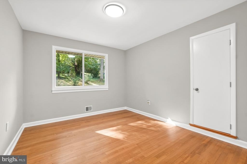 10705 Lockridge Drive - Photo 8