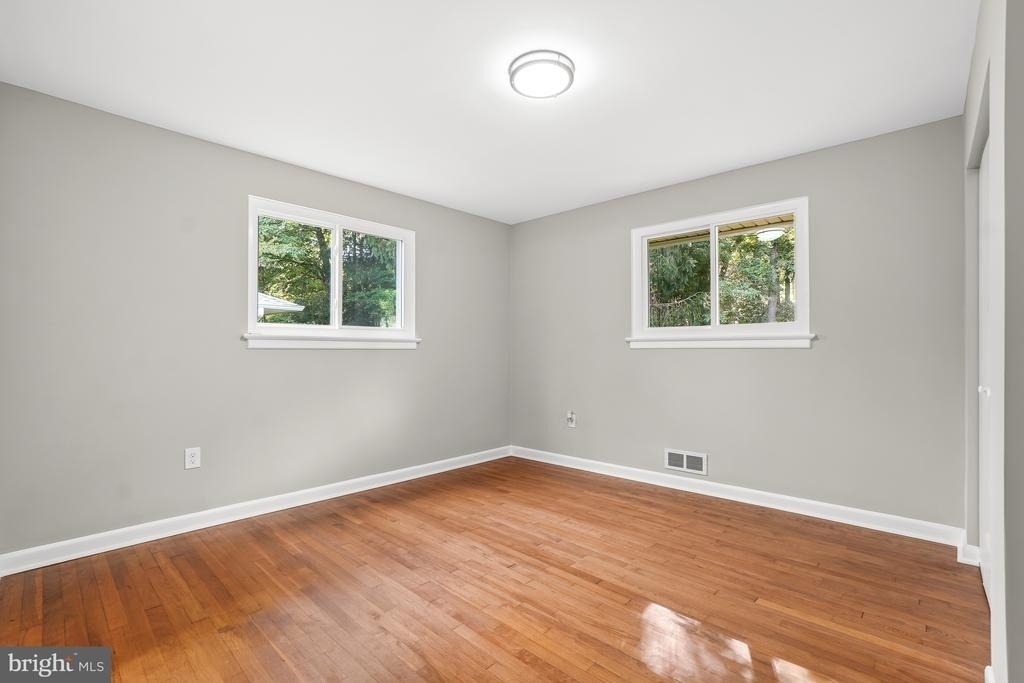 10705 Lockridge Drive - Photo 11