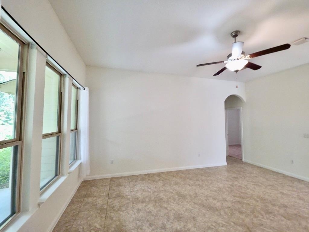 615 Linares Ln - Photo 4