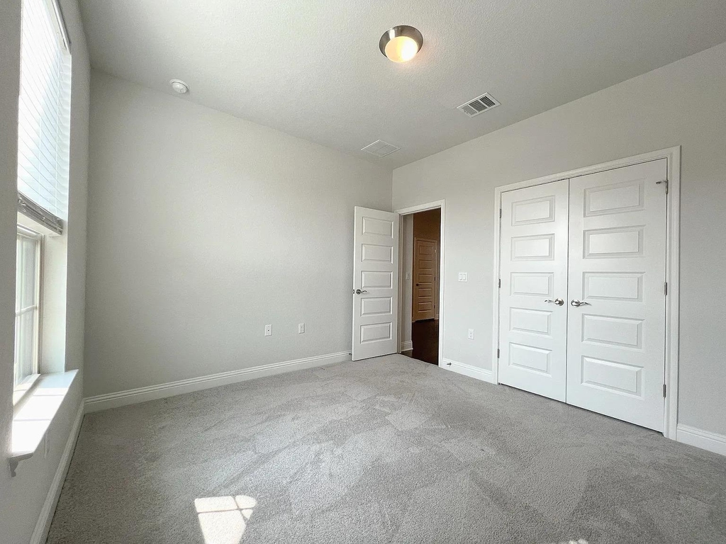 7212 Jument Dr - Photo 8
