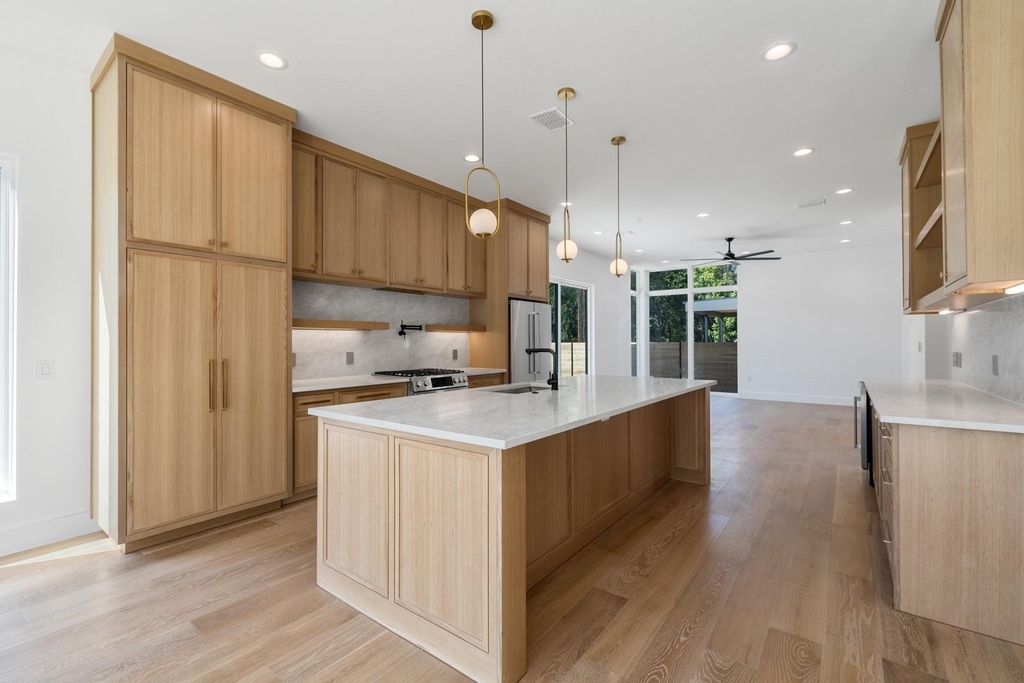 4806 Richmond Ave - Photo 2