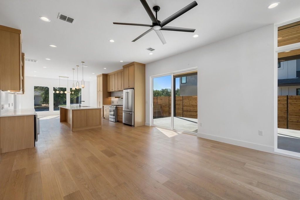 4806 Richmond Ave - Photo 7