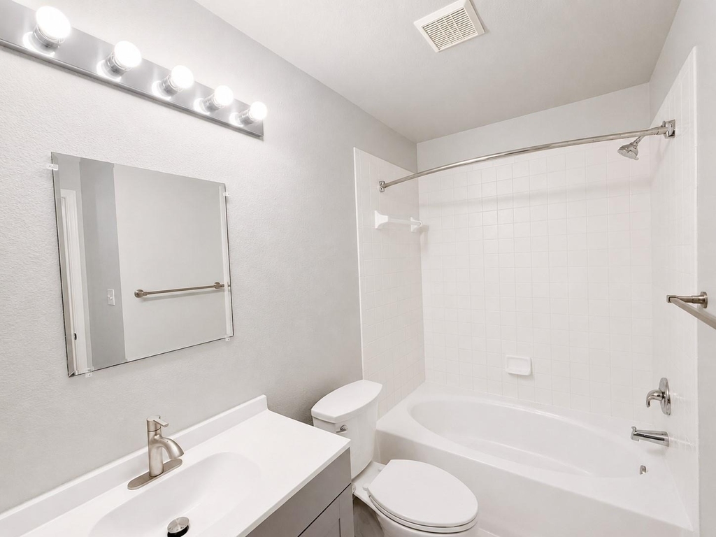 1581 Parkfield Cir - Photo 9