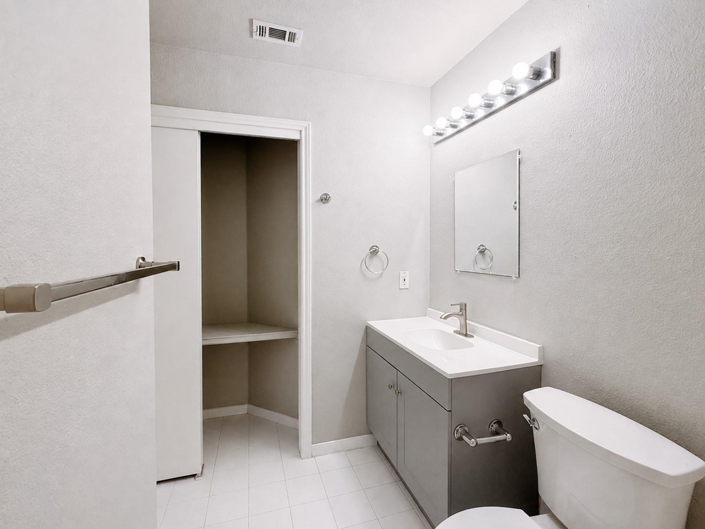 1581 Parkfield Cir - Photo 10