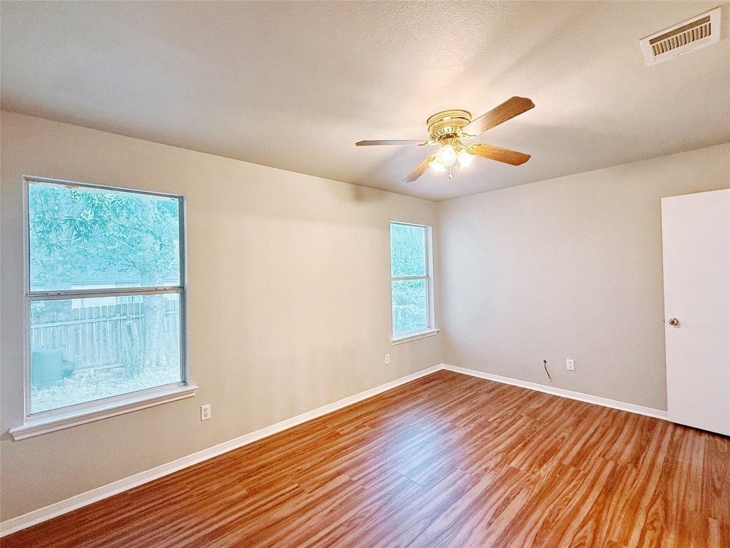 1581 Parkfield Cir - Photo 7