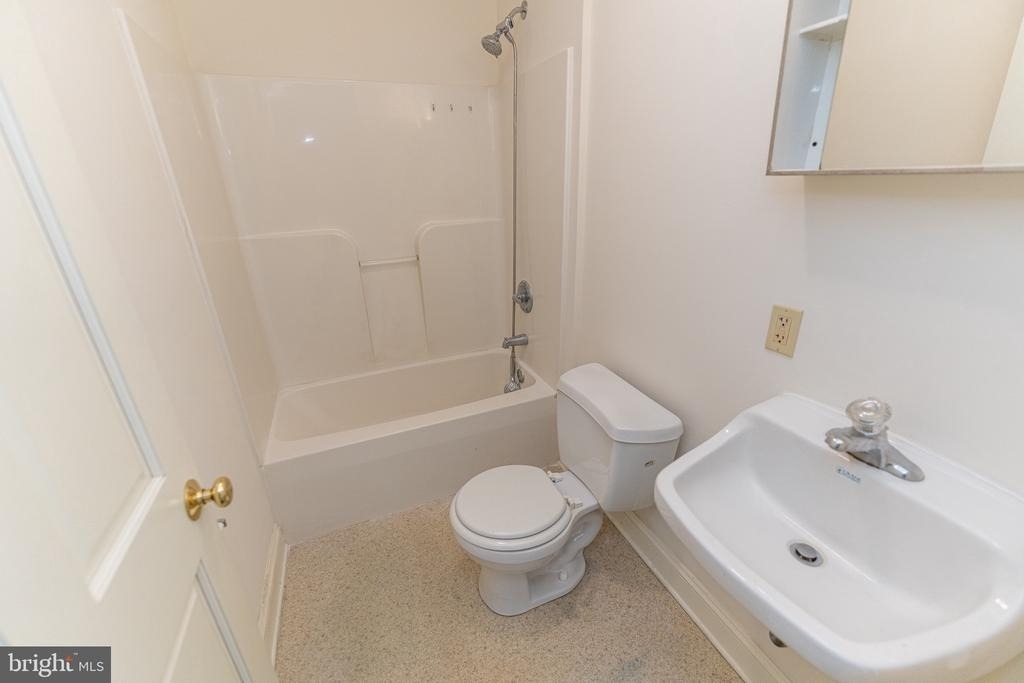 800 Travers Street - Photo 24