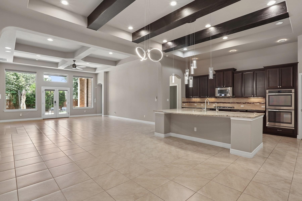 1700 Snyder Trl - Photo 3