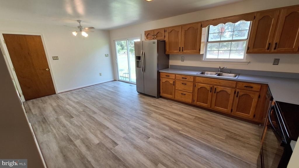 7108 Glen Albin Road - Photo 3