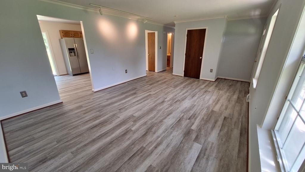 7108 Glen Albin Road - Photo 4