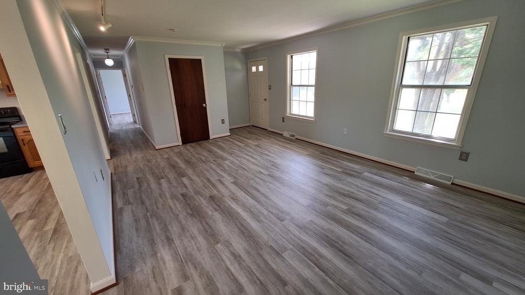 7108 Glen Albin Road - Photo 5