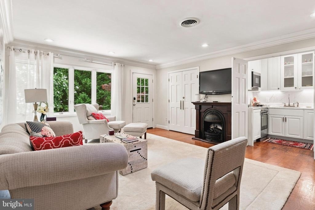 25 Highfield Court - Photo 2