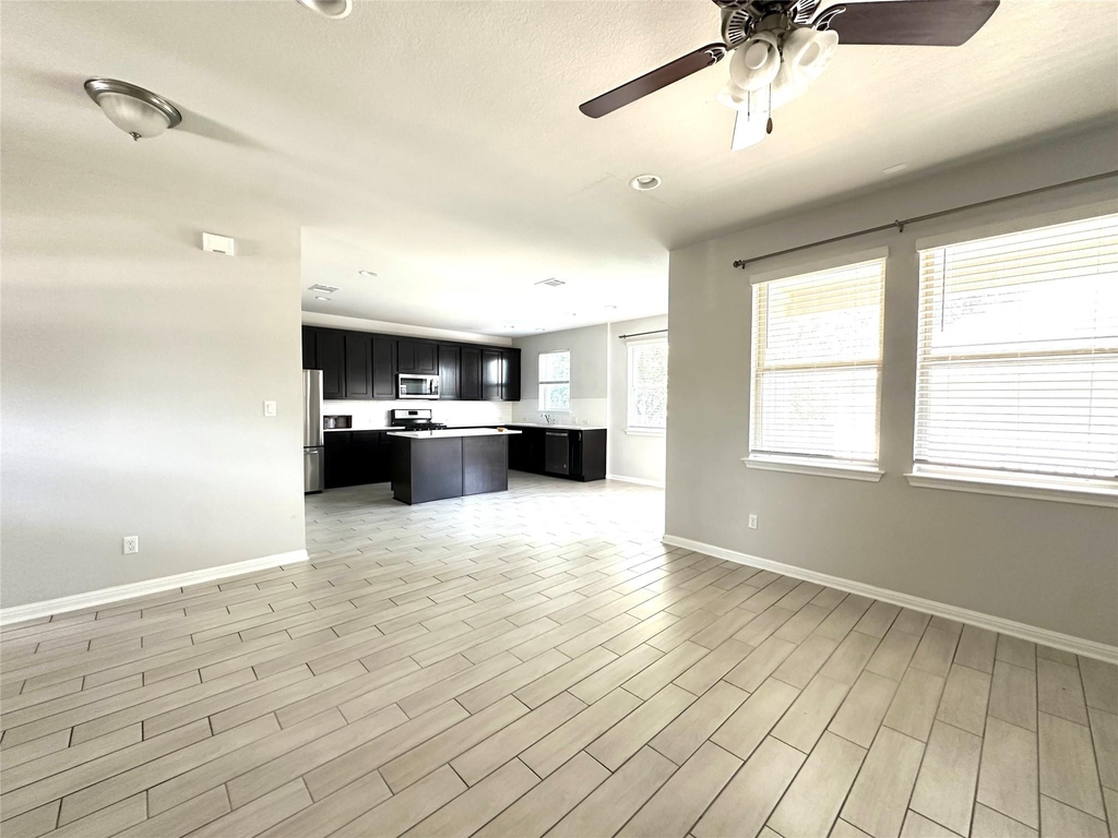 2724 Stone Branch Dr - Photo 2
