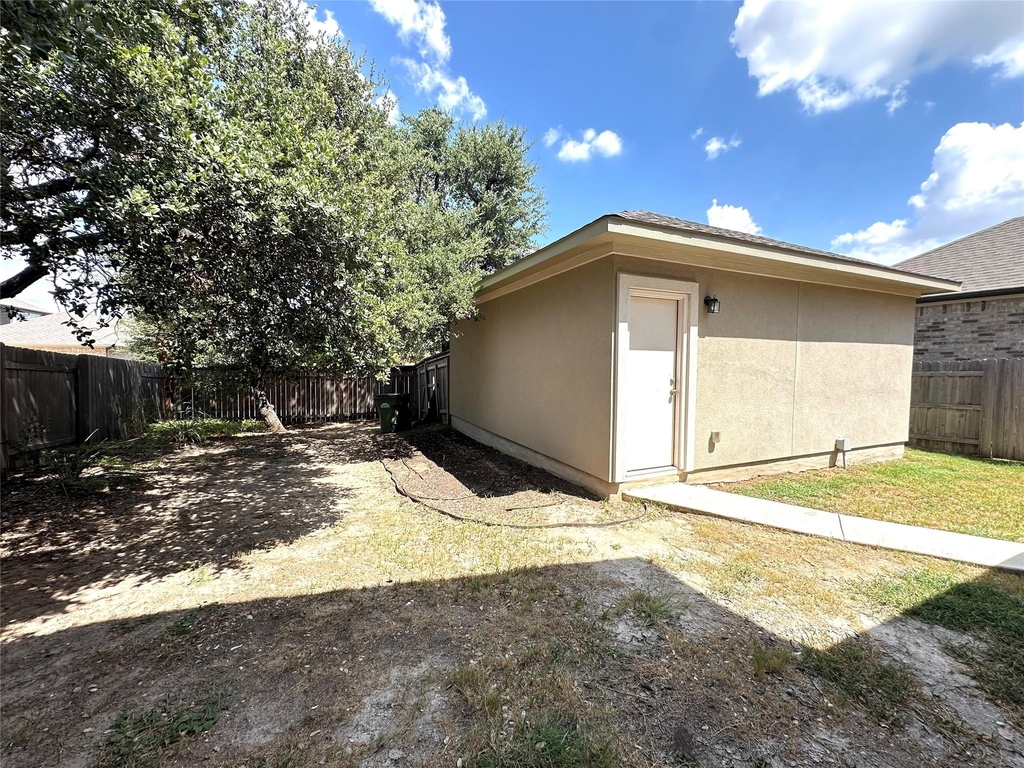 2724 Stone Branch Dr - Photo 17