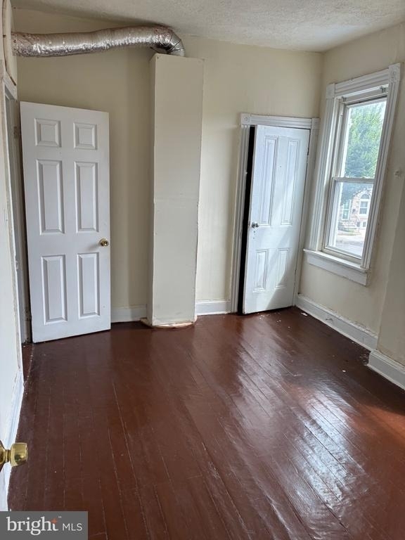 1815 Clifton Avenue - Photo 2