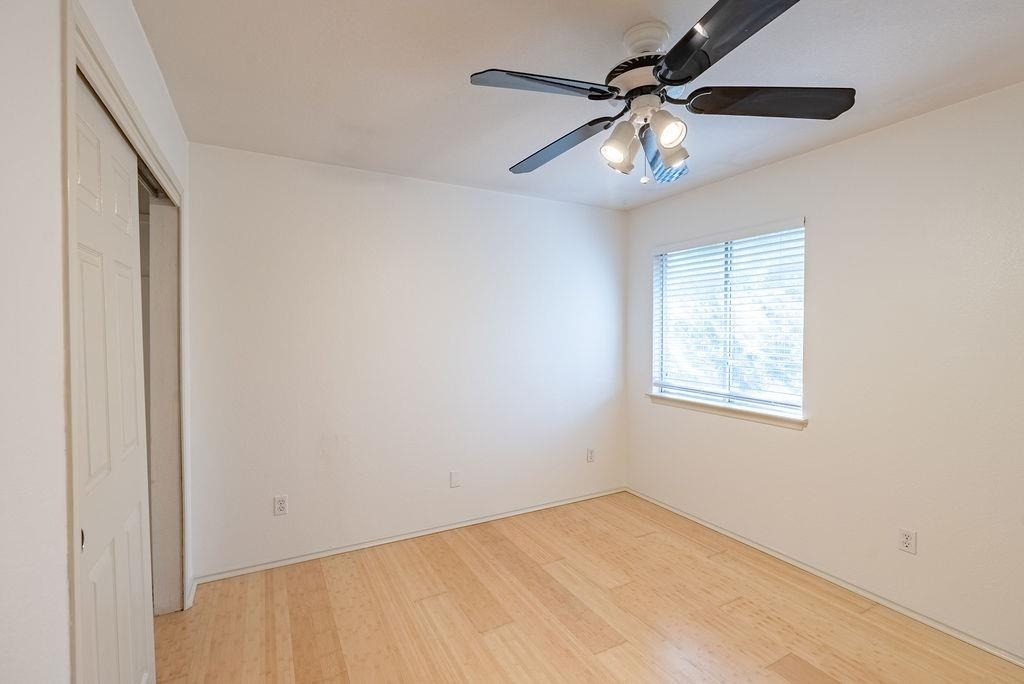 13505 Dulles Ave - Photo 16