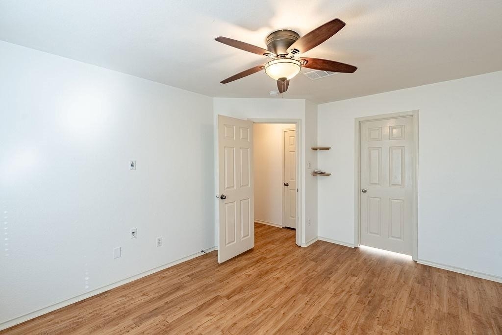 13505 Dulles Ave - Photo 8