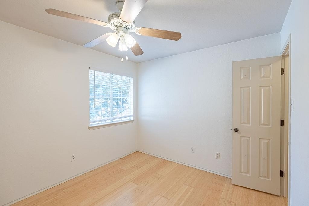 13505 Dulles Ave - Photo 18