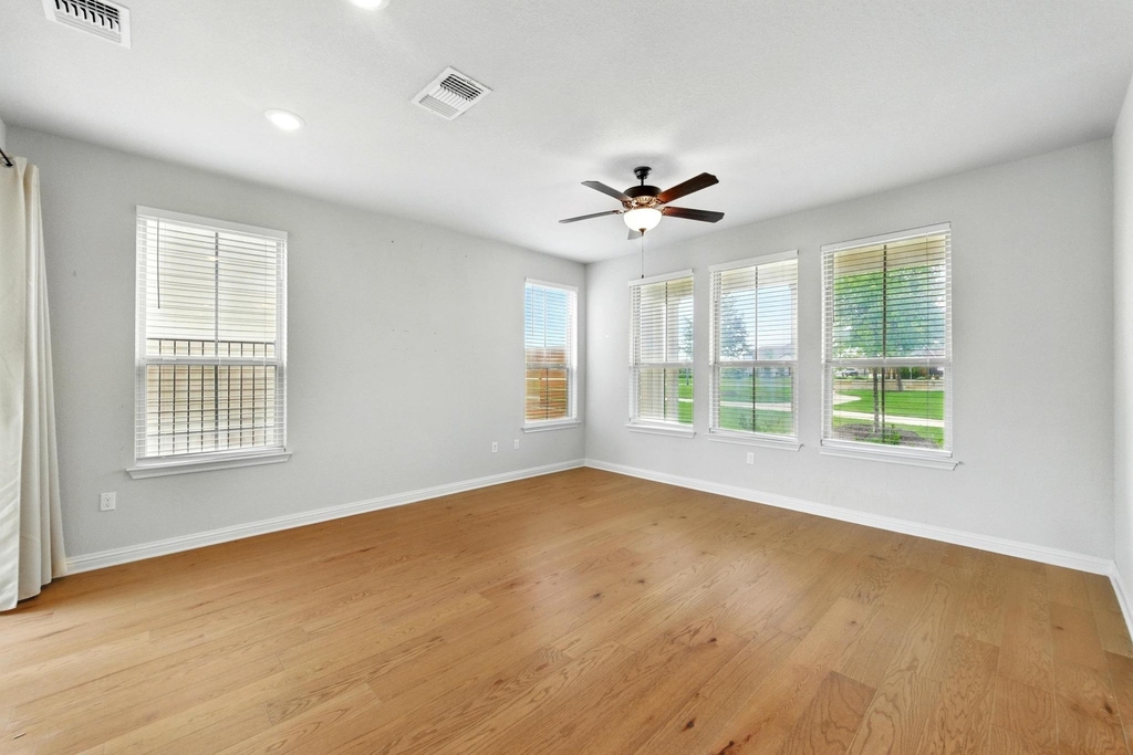 8007 Orizzonte St - Photo 4
