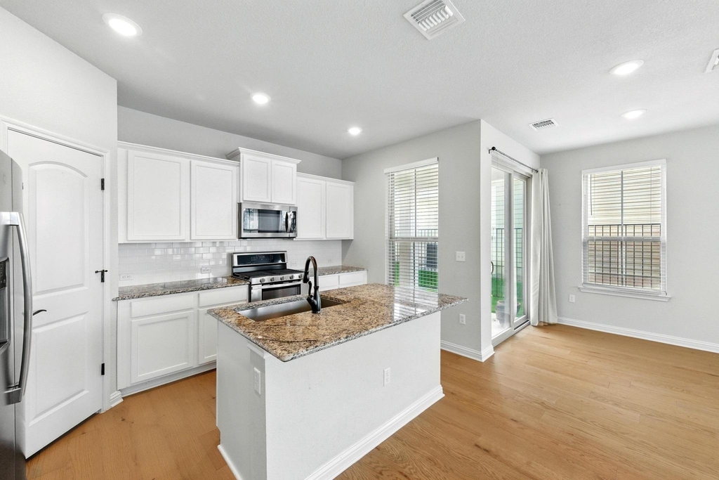 8007 Orizzonte St - Photo 8