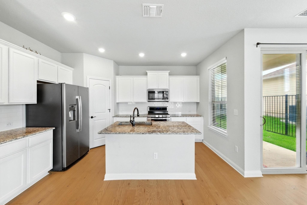 8007 Orizzonte St - Photo 9