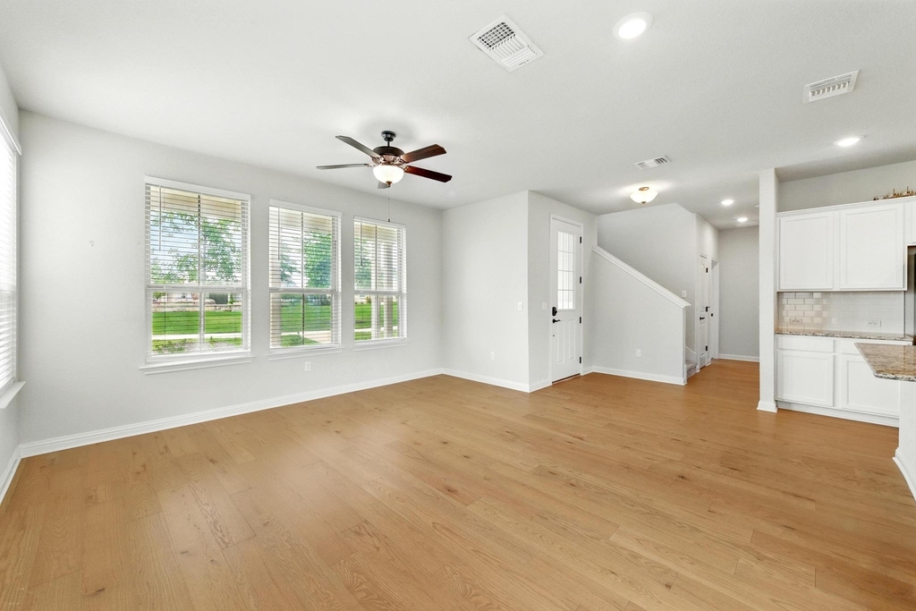 8007 Orizzonte St - Photo 5
